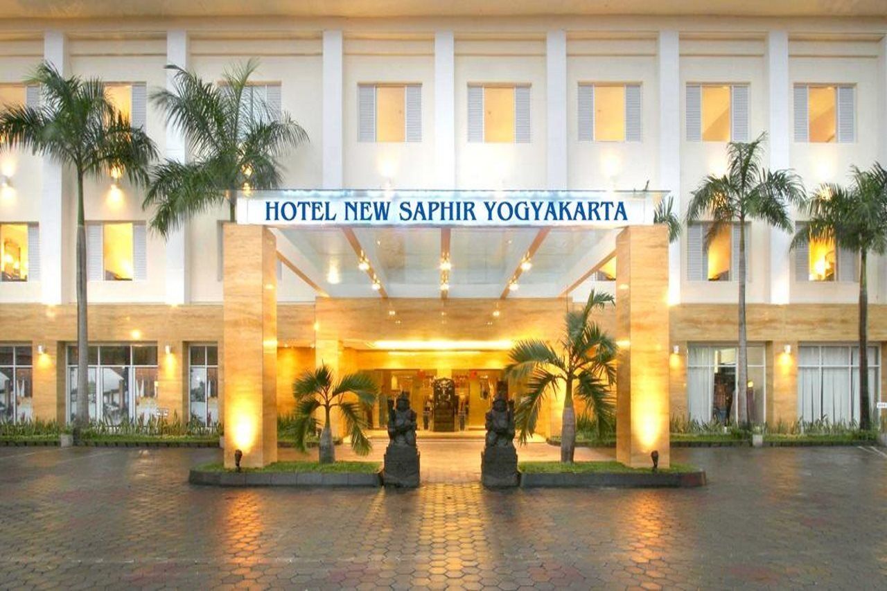 Hotel New Saphir Yogyakarta Bagian luar foto